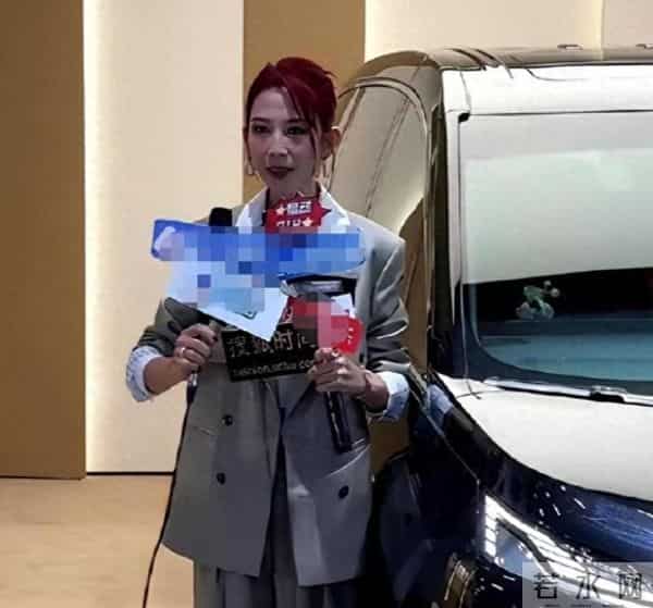 落地凤凰不如鸡！52岁蔡少芬为钱奔波瘦脱相，被王晶嘲讽不上进