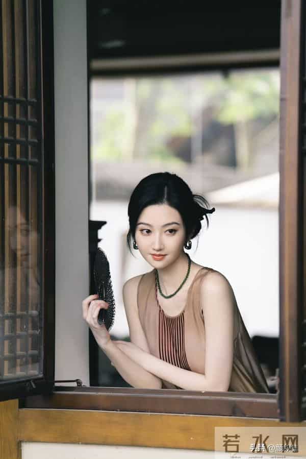 景甜这组图，把东方美拿捏得恰到好处！