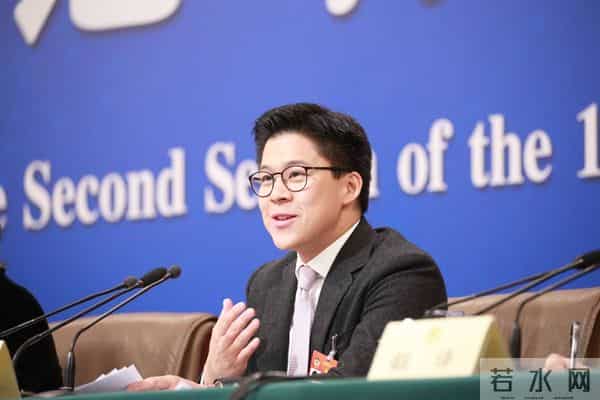 郭晶晶也没想到，霍启刚在香港火灾后的这一举动，再次为霍家争光