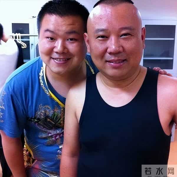 钱再多有什么用？官媒出手揭岳云鹏夫妇真实现状，走上于谦的老路