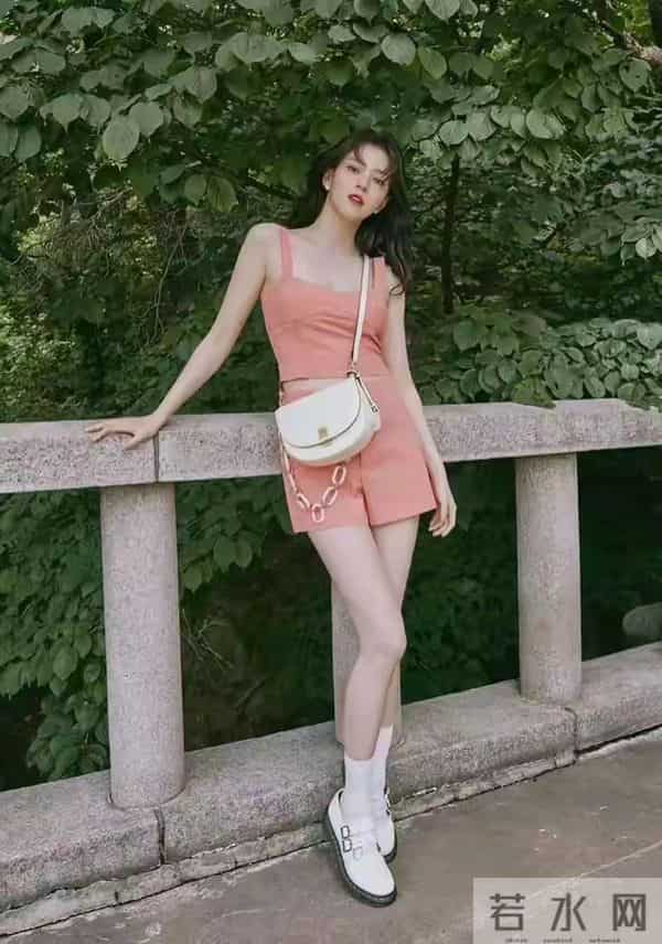 韩国女演员韩素希