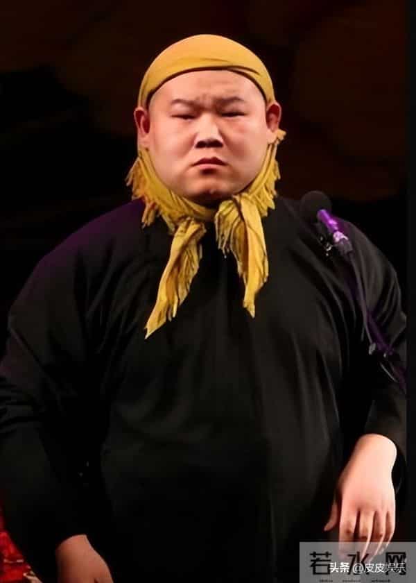 一天三个瓜！睡女粉、郑凯和68岁大姐演姐弟恋、岳云鹏欠税