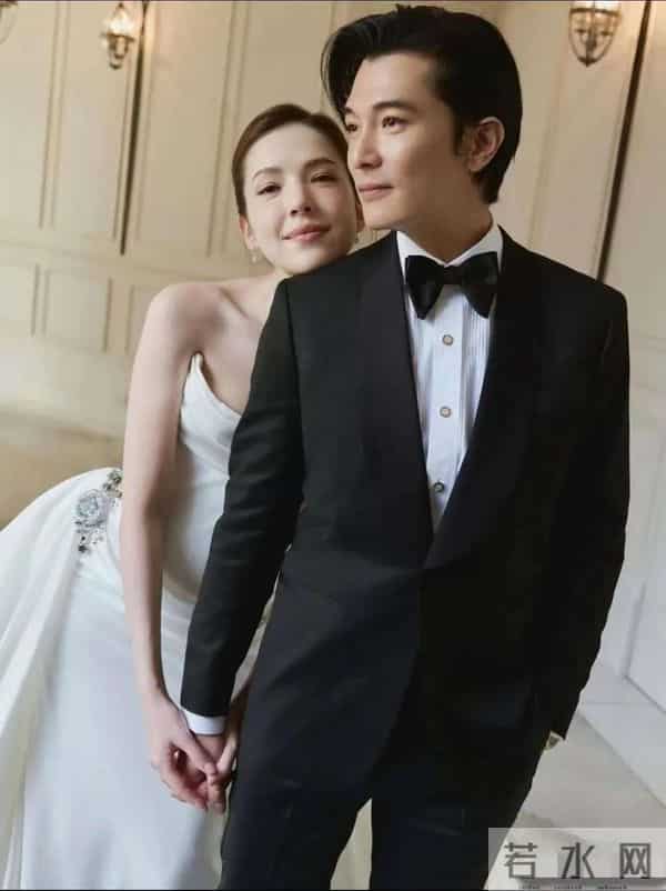 邱泽许玮甯3个月儿子正脸曝光，腿长惊人 目测能长到1米8