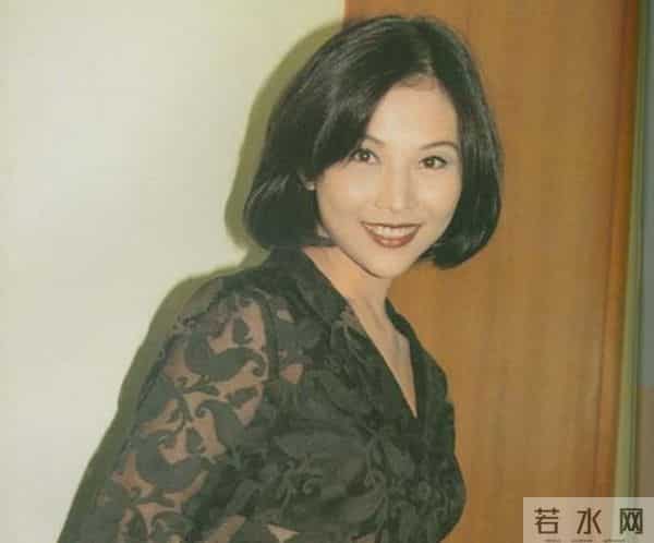 落地凤凰不如鸡！52岁蔡少芬为钱奔波瘦脱相，被王晶嘲讽不上进