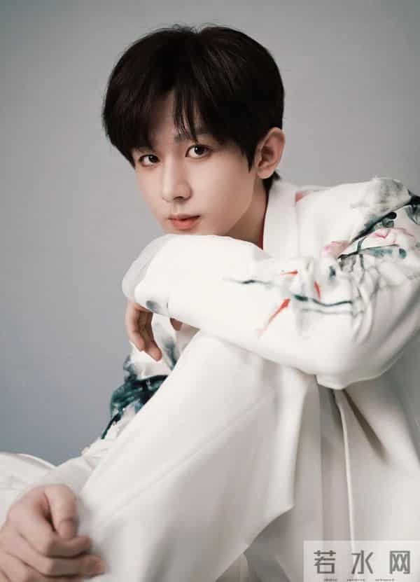 知名男星突发意外!威亚失控后脑勺被撞，当场倒地不起，细节曝光