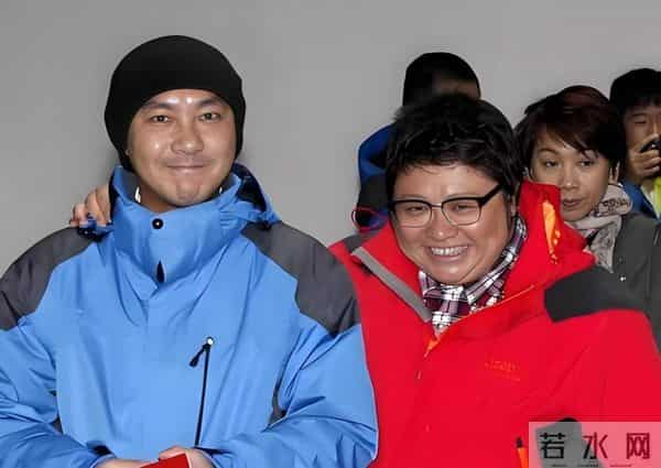 真慈善不怕火光照：香港大埔大火，韩红的 1000 万打了多少黑粉的脸