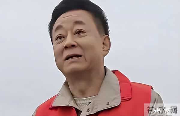 “性骚扰”事件6年后，如今朱军“活”成了普通人，妻子默默支持