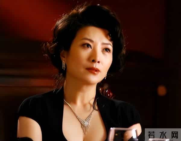 权色交易、陪睡上位，她压根不沾边，简直是娱圈的一股“清流”