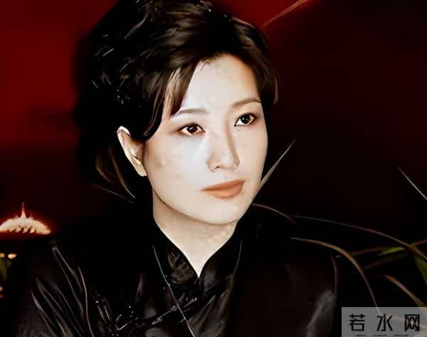 权色交易、陪睡上位，她压根不沾边，简直是娱圈的一股“清流”