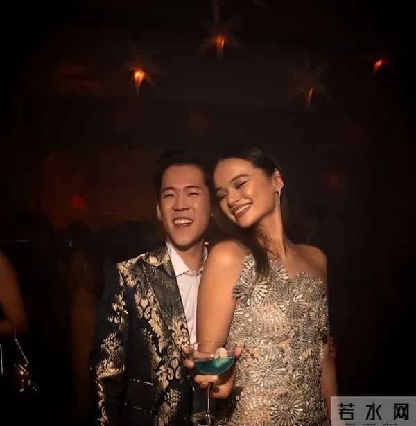 邓文迪大女儿瘦了后更漂亮了，24岁生日蛋糕造型奇特，换了新男友