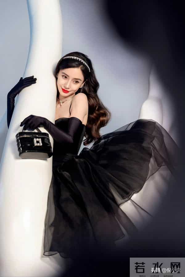 杨颖｜时尚女帝，复古摩登，优雅与曼妙留驻身畔，尽数体现。
