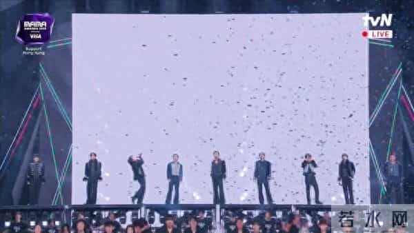 MAMA／SJ连唱4首变主场！希澈帅回巅峰神颜　「超帅短发」出场杀爆