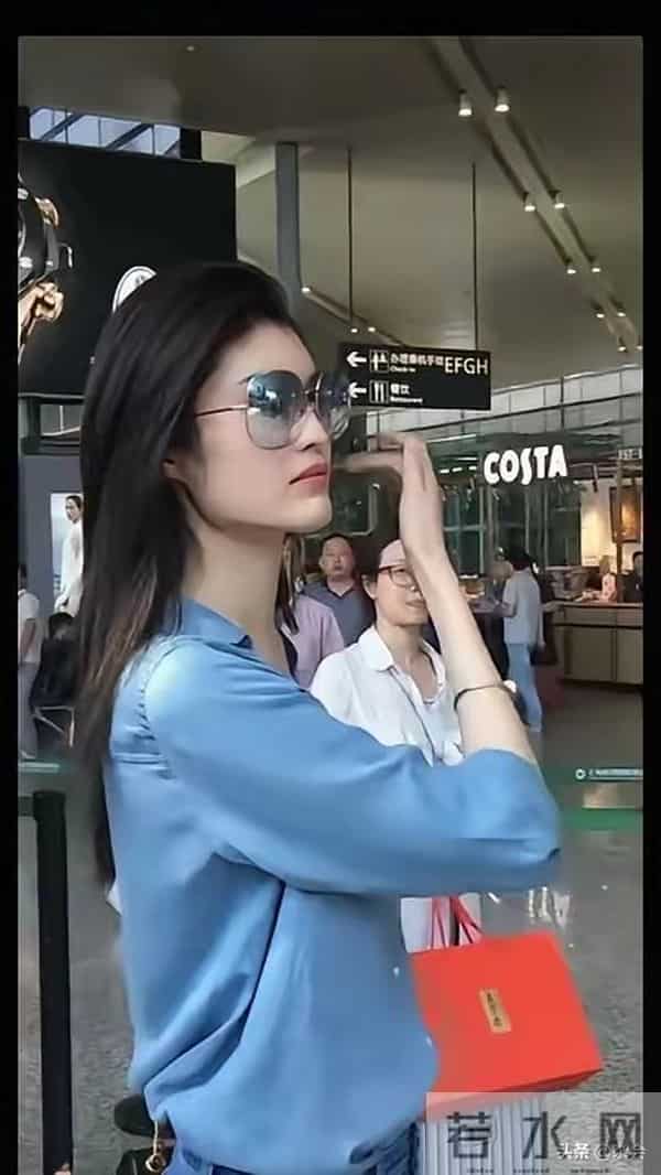 何穗产后复工美炸！冷白皮配蓝系穿搭超惊艳，难怪陈伟霆倾心！