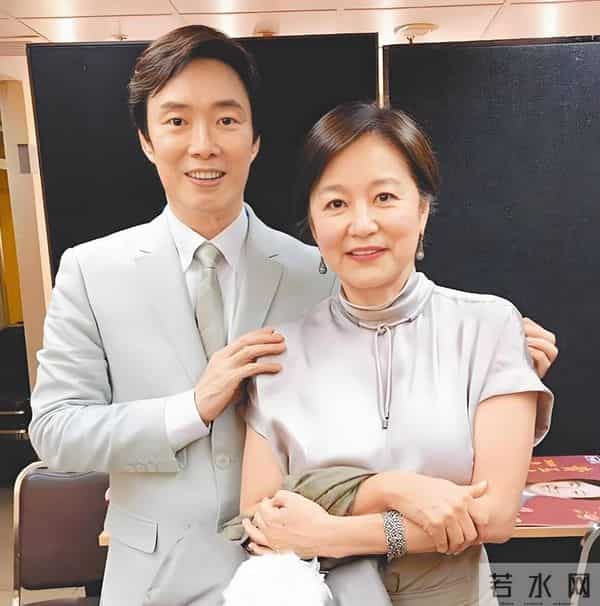 70岁费玉清不孤单：和江蕙互相作伴，把晚年活成了静水深流