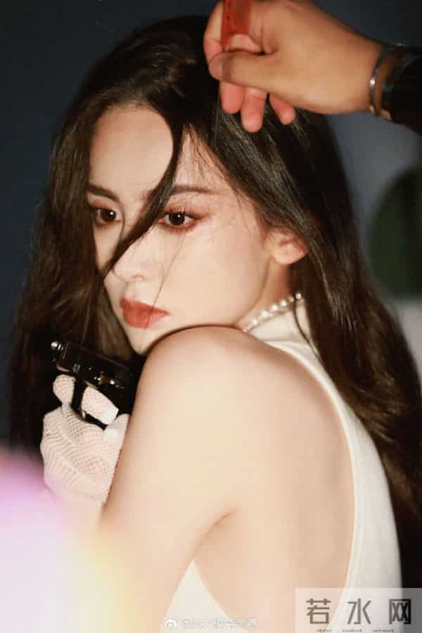 古力娜扎，精致冷感的女子