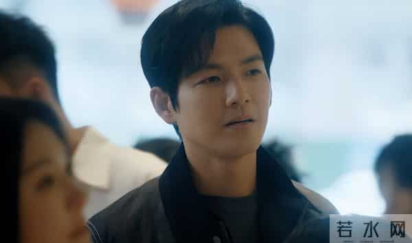 收手吧钟汉良，眼窝塌陷、疲态尽显，谁要看50岁的中老年谈恋爱？