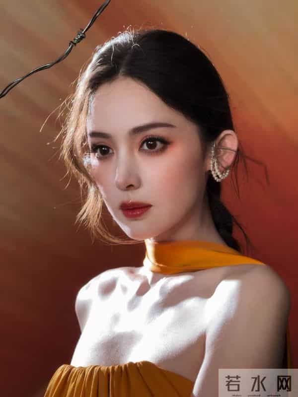 娜扎黄色抹胸长裙