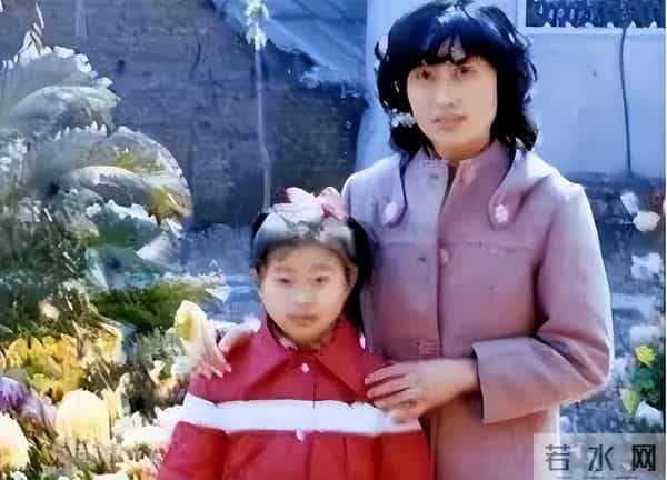 这位“9次登上春晚”，却被谣传嫁给大31岁高层