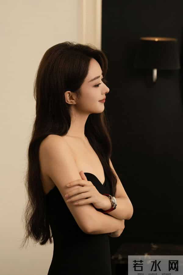 赵丽颖性感抹胸礼服，这也太好看了
