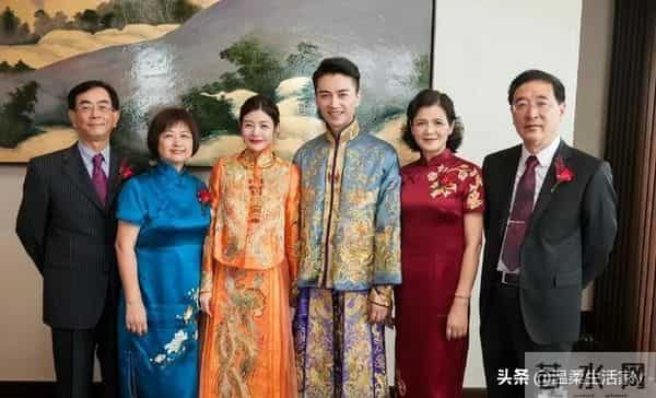 唐嫣现身罗晋父亲葬礼，有3个小细节，透露了俩人如今真实状况