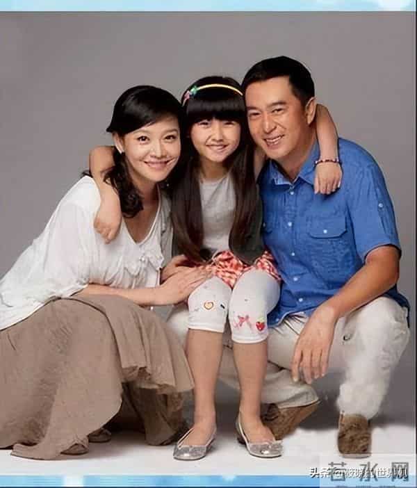 离婚传闻真相大白1年后，55岁张嘉益近况曝出，一点也不让人意外