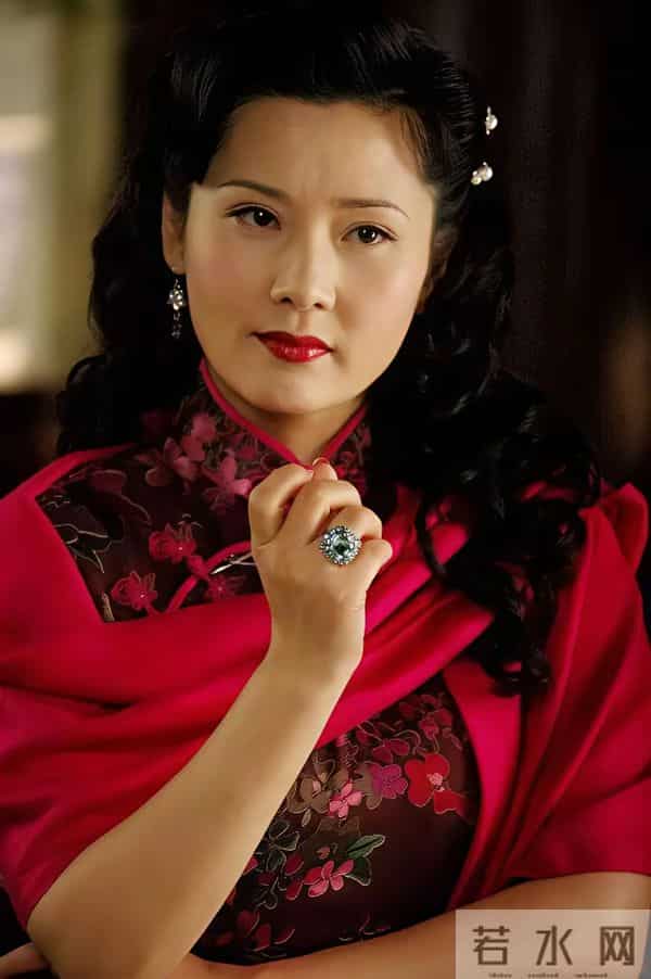 何赛飞这辈子是真值了，爸爸是帅哥，老公是帅哥，儿子也是帅哥