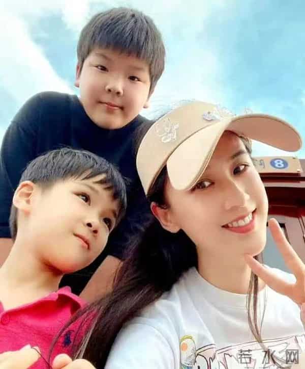 葛夕没说错，离婚10个月，黄圣依的13岁儿子，如今成她的“救赎”