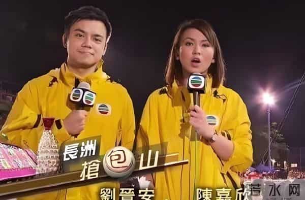烟火压境，她一人稳住全场：TVB 陈嘉欣凭什么封“新闻女王”？