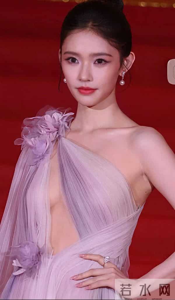 林允这个身材也太好了，好敢穿！