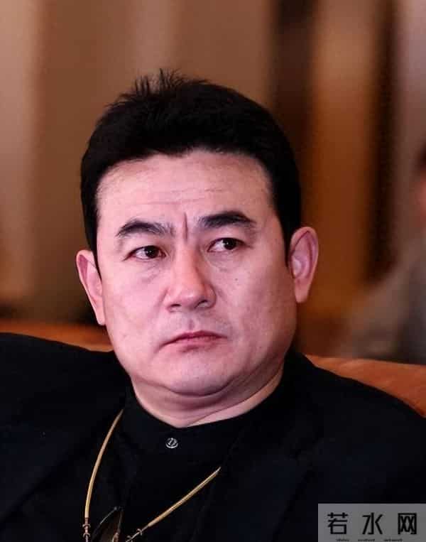 山东演员李洪涛：61岁发福认不出，爱吃甜食，和圈外妻子低调生活