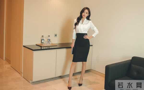 孙允珠『柏木白蜡织纺细腻职场小套裙』