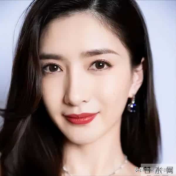 与富豪海外产子真相大白6个月，39岁江疏影露面，近照曝光大变样