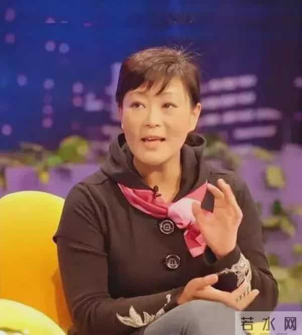 21年前抛弃侯耀文，转身嫁给师侄戴志诚的袁茵，如今活成了这样