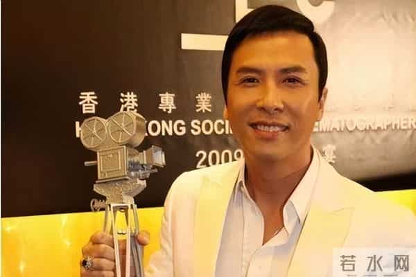 甄子丹夫妇惹众怒！在美网散播谣言，恶意诋毁中国，黑历史被扒光