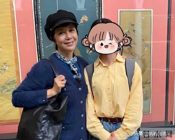 59 岁蒋雯丽在街头被偶遇，又瘦又老，一代女神也老了