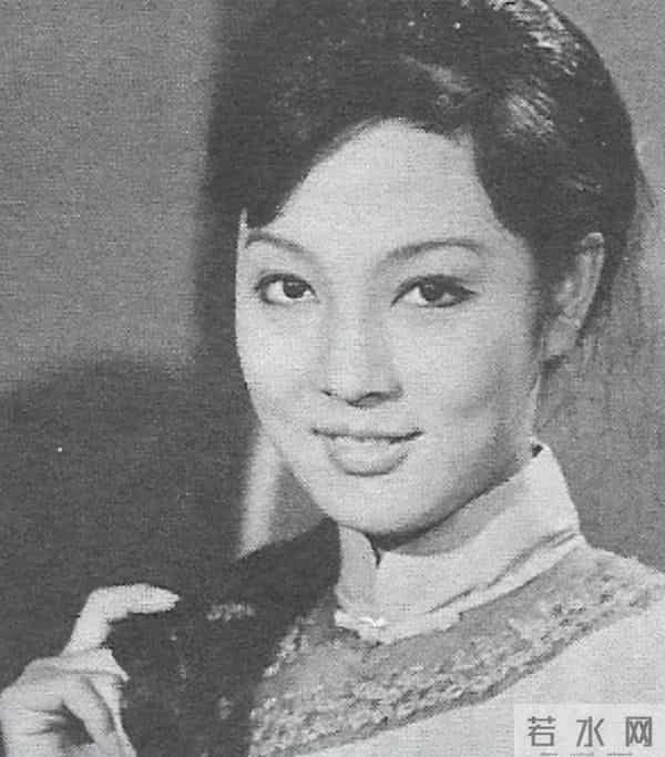 恬妮：以平胸闻名的她凭什么成了性感艳星？