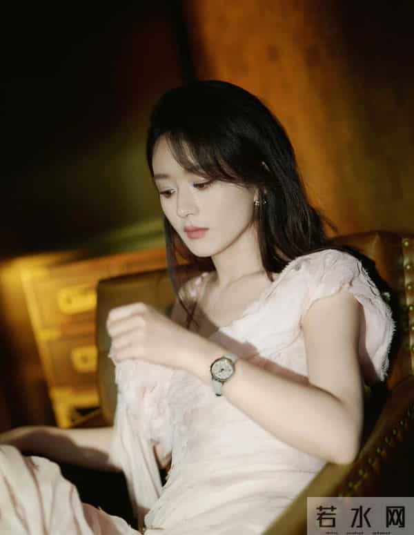 赵丽颖性感大长腿