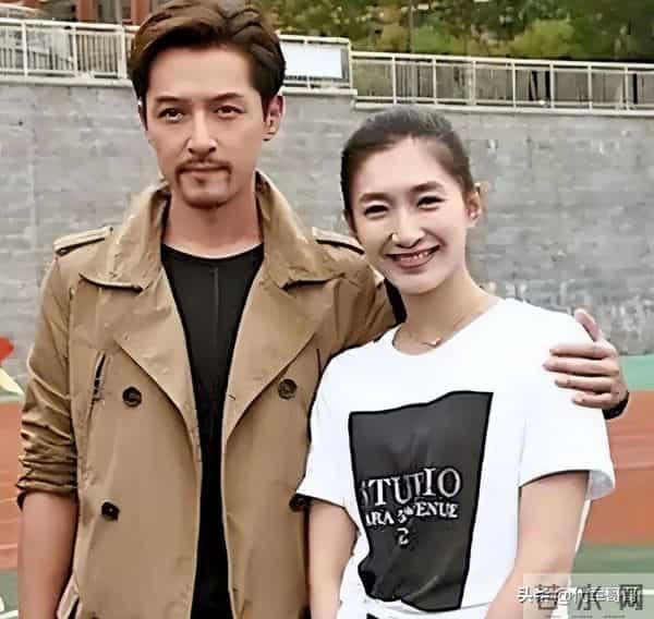 39岁江疏影久违现身！海外产子真相大白，近照曝光反差引发热议