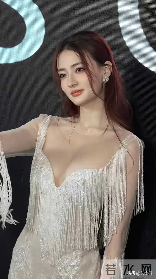 徐璐｜最近很出圈，很性感