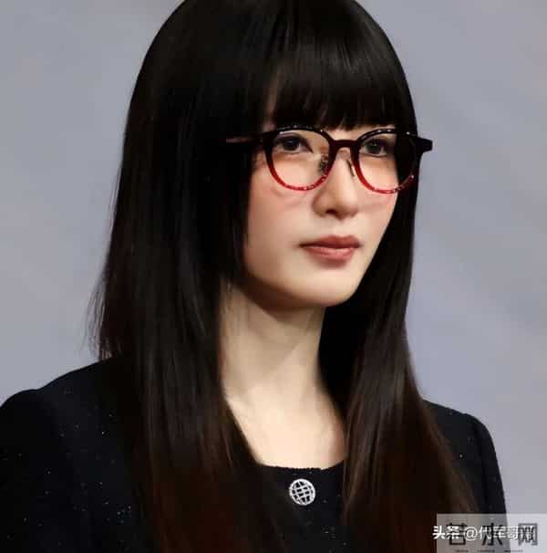 39岁江疏影久违现身！海外产子真相大白，近照曝光反差引发热议