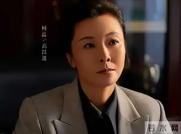 从18岁开始男人不断，半百了还没玩够，"人间尤物"柯蓝终遭"反噬"