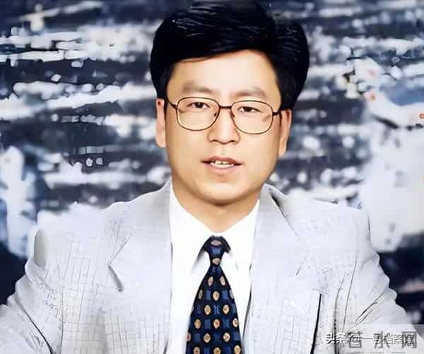 “央视一哥”白岩松，被“病痛”折磨曾多次想不开，令人唏嘘