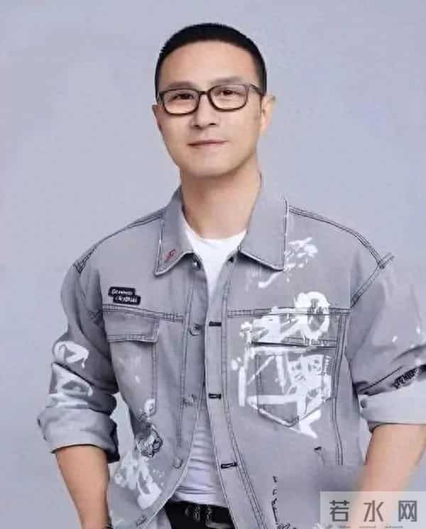 汪峰女儿官宣恋情才一天，葛荟婕就坐不住回应，真实母女关系曝光