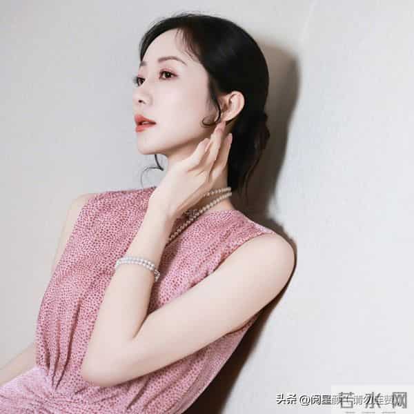 韩雪 杨柳细腰白瓷皮肤 含情脉脉的美很抓人