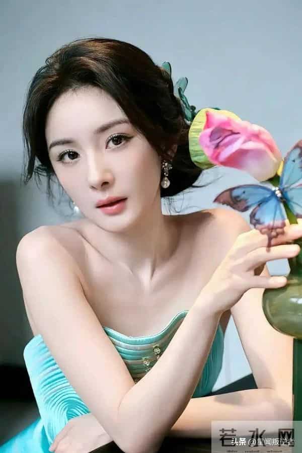 我的天，人间尤物杨幂的少女感真不是吹的，甜妹纯欲天花板