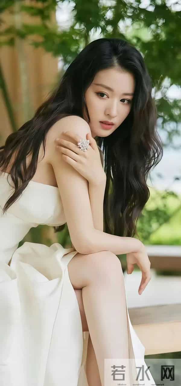 来自“王楚然”的美颜暴击，这颜值真的太绝啦！