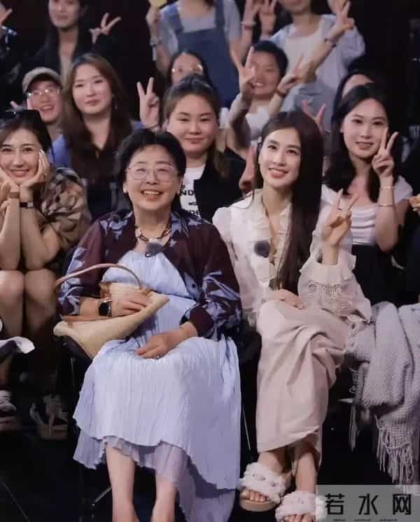 葛夕没说错，离婚10个月，黄圣依的13岁儿子，如今成她的“救赎”