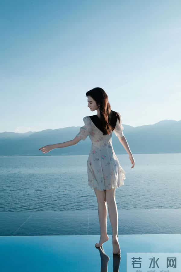 景甜的身材线条堪称上帝精心雕琢的杰作