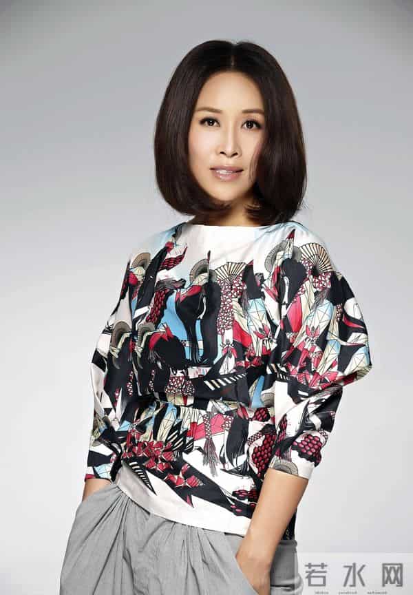 一场生日，戳穿了58岁那英的江湖地位，周深确实一个字都没说错