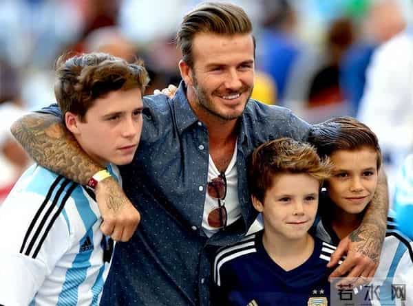 贝克汉姆3个儿子都没遗传高颜值，只有女儿像他，脸蛋漂亮皮肤白